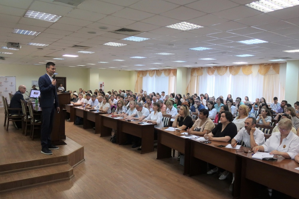 В семинаре Фонда президентских грантов приняли участие более 150 представителей НКО Дона и Кубани