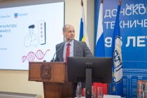 Роман Поликарпов выступил с докладом о развитии и популяризации донорства крови и донорства костного мозга