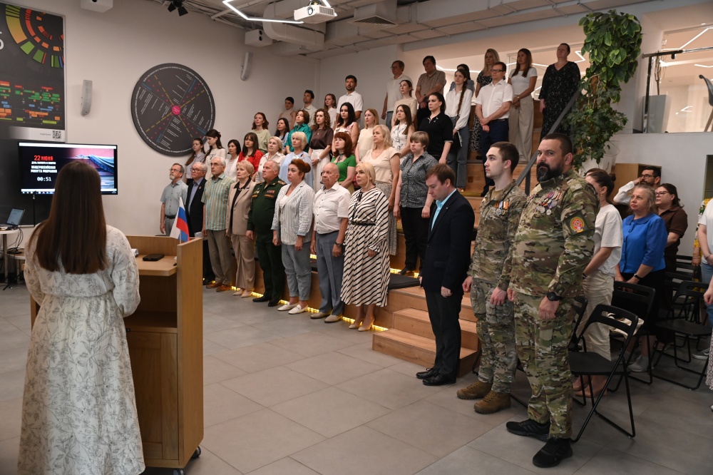 Елена Макаренко: память о подвиге защитников Отечества объединяет поколения