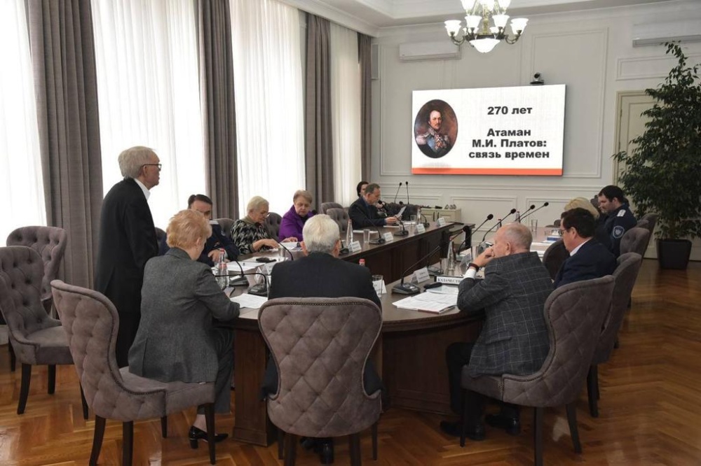 Заседание Профессорского клуба РГЭУ(РИНХ): Кузнецов Н.Г. выступил с докладом