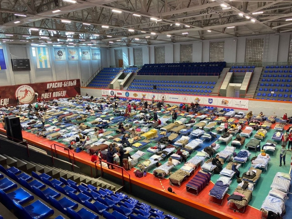 #СвоихНеБросаем