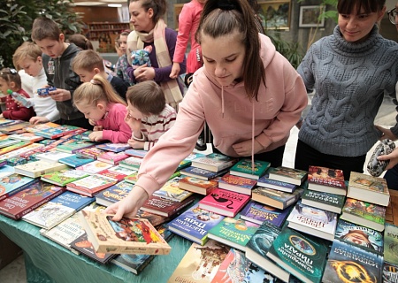 «Книжный праздник – детям Донбасса»