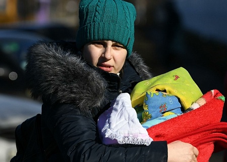 Член Общественной палаты Ростовской области посетила пункт временного размещения в Каменском районе 