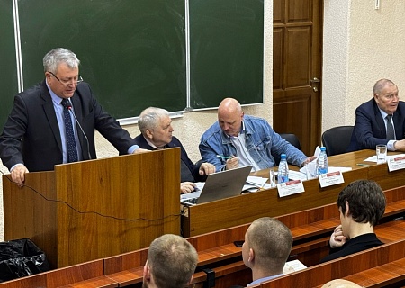 Члены Общественной палаты обсудили актуальные вопросы истории, теории и реформирования местного самоуправления