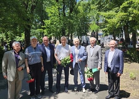 Члены Общественной палаты Ростовской области почтили память Ивана Афанасьевича Бондаренко в день его 100-летия