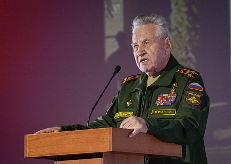 Общественная палата поздравляет с днем рождения!