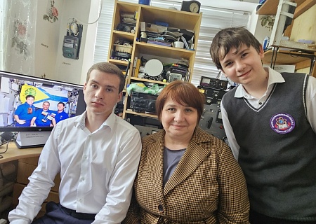 Школьники пообщались с космонавтами при поддержке Общественной платы Красносулинского района