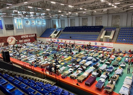 #СвоихНеБросаем