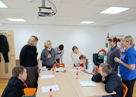 В декаду инвалидов члены Общественной палаты Дона посетили организацию «Надежда»