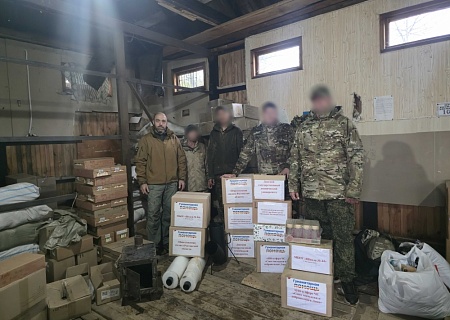 Заместитель председателя Общественной палаты Ростовской области Роман Карасев доставил гуманитарную помощь бойцам на линию фронта