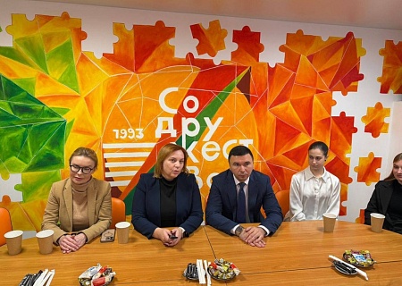 В Международный день добровольца состоялась встреча, объединившая представителей власти, общественных организаций и активных граждан. 