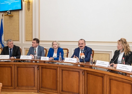 Семейные традиции народов Дона обсудили в Ростове-на-Дону