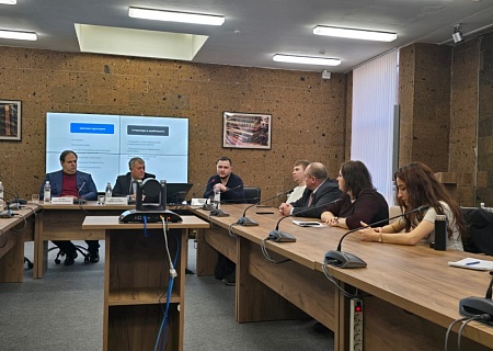 Подготовку к 80-летию Великой Победы обсудили на круглом столе  с руководителями национально-культурных объединений